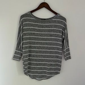 Women’s Small Market and Spruce Gray Striped 3/4 Sleeve Dolman Sweater